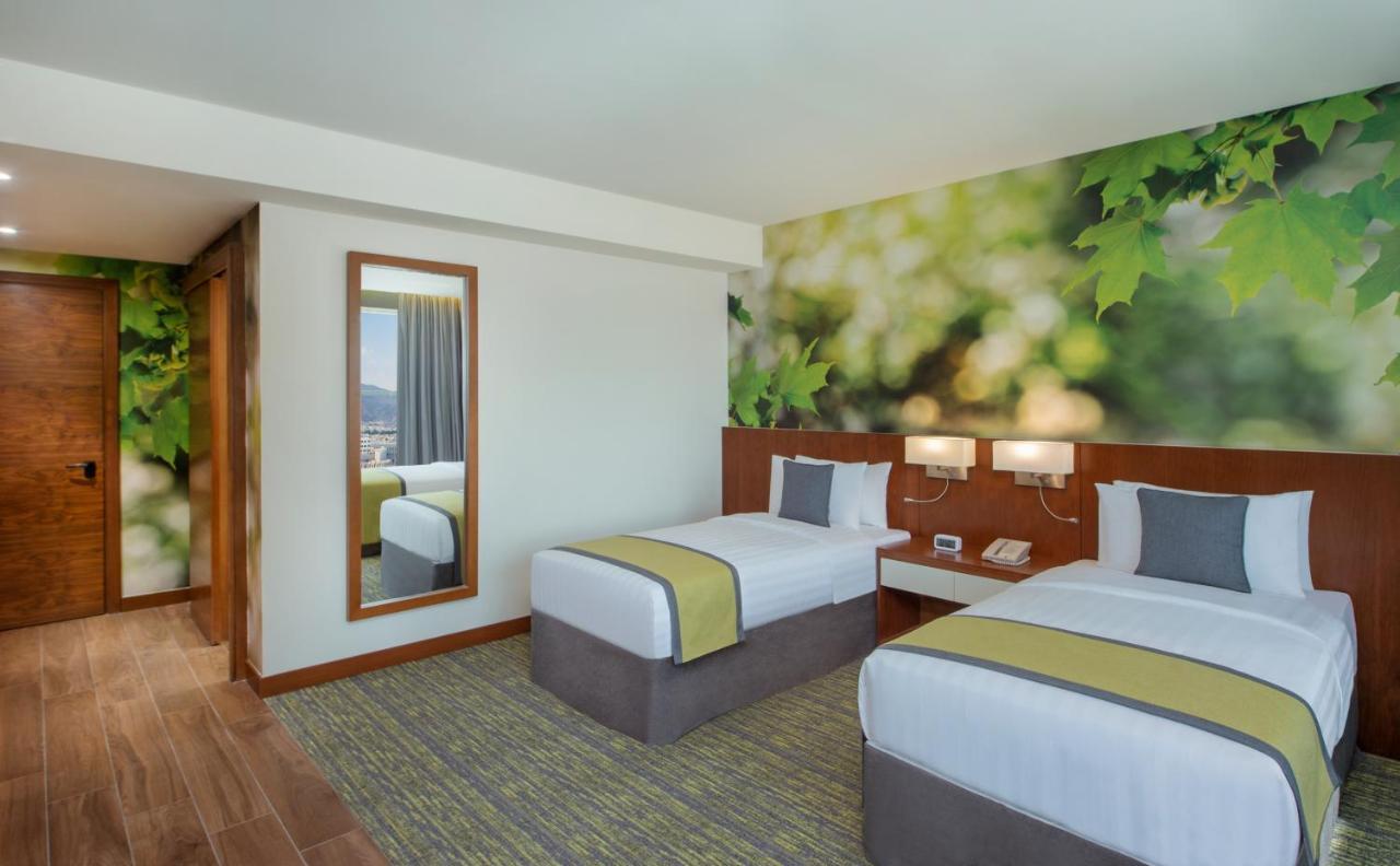 วินด์แฮม การ์เดน มัสกัต อัล คูวัยร์ Hotel ภายนอก รูปภาพ